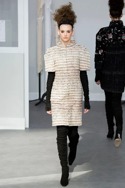 Look 25